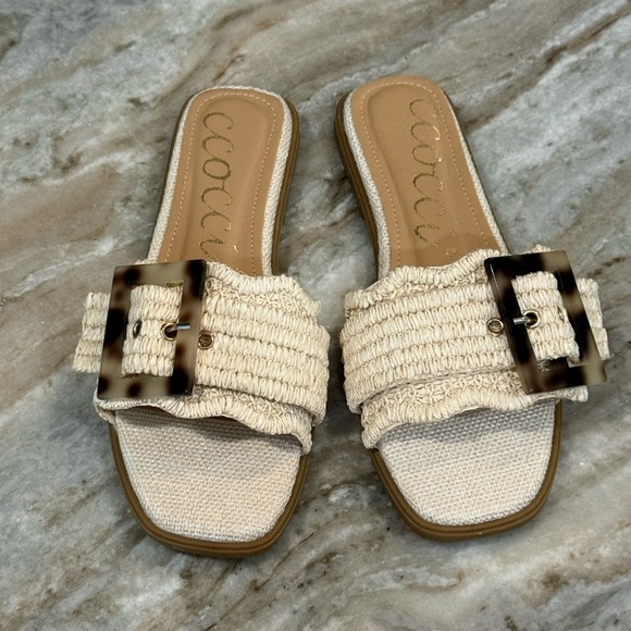 Women’s CCOCCI Leslie buckle slip on sandal- Size 5.5 - Picture 3 of 7